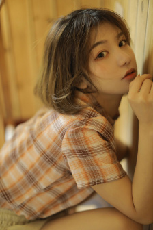 调教拨开两唇打花蒂戒尺